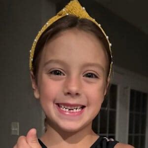 agset211 - Age, Family, Bio | Famous Birthdays