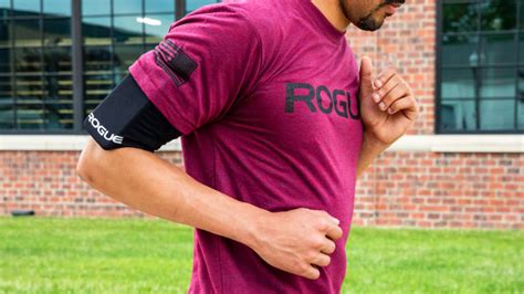 Rogue Armband - Black / White | Rogue Fitness