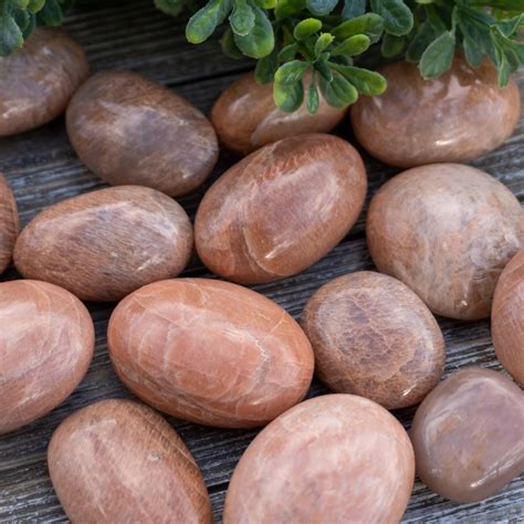 Peach Moonstone Meanings and Crystal Properties - The Crystal Council