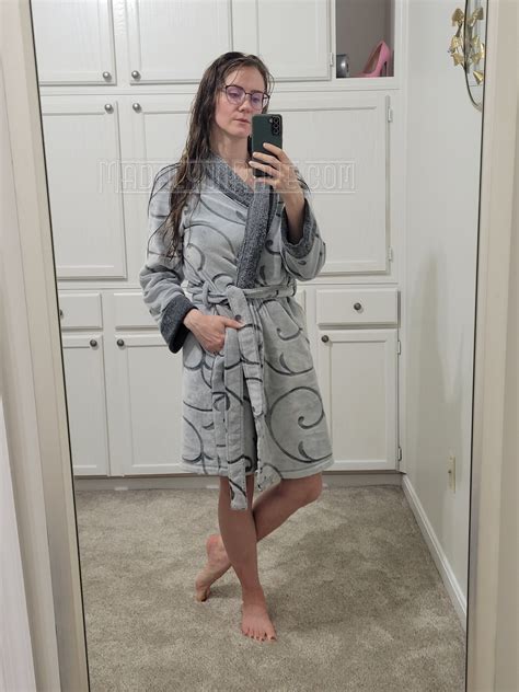 Madalynn Raye's feet