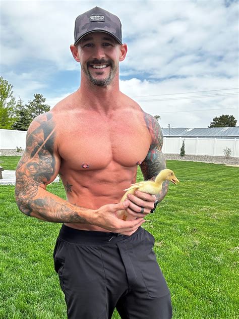 TW Pornstars - Logan Chase (18+) (Top .96%). Twitter. Puddles the duck