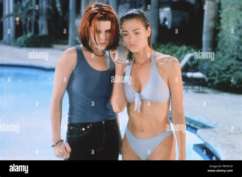 Wild things 1998 neve campbell hi-res stock photography and images - Alamy