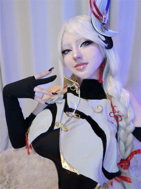 Shenhe (Genshin Impact) by kuroitsune : r/cosplaygirls