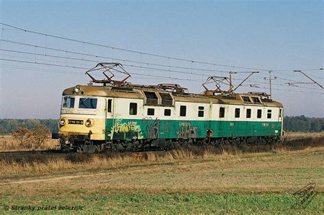 ET40-51 jako lokomotivní vlak mezi stanicemi Rusiec Łódzki a Chociw Laski.