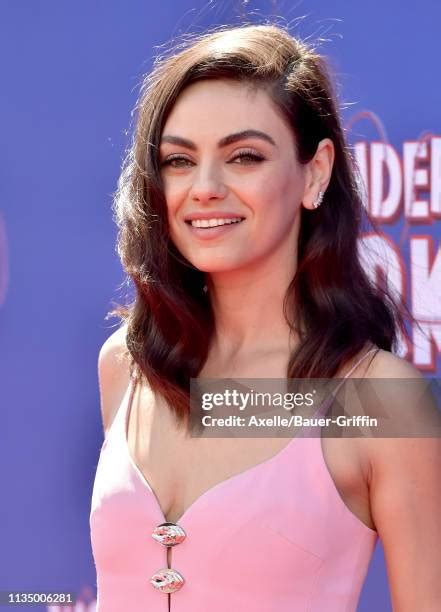 Mila Kunis Photos and Premium High Res Pictures - Getty Images