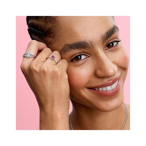 Breaking Down the Enigmatic World of Lea and Simmons and Their Handbags 3