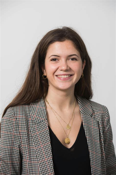 Microeconomics vs Macroeconomics - What's the Difference? | Perlego