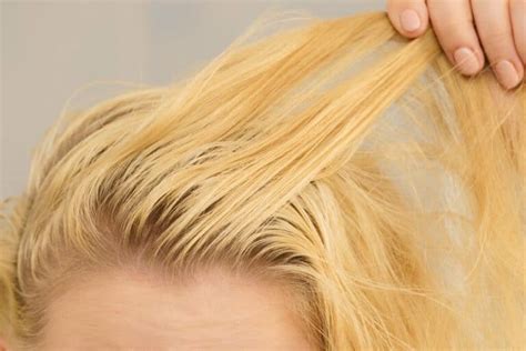 how to fix greasy hair from soft water