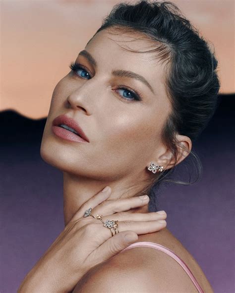 Gisele Bündchen for Vivara (2022) - Gisele Bundchen photo (44435918 ...