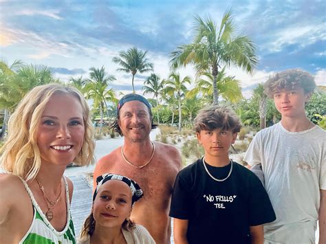 Oliver Hudson and Erinn Bartlett's Love Story: From Acting Classmates