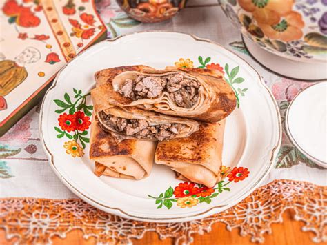 Блины с мясом, подаются со сметаной за 370 ₽ с доставкой - купить по ...