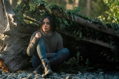 Melissa Barrera discusses Netflix’s new thriller “Keep breathing” and
