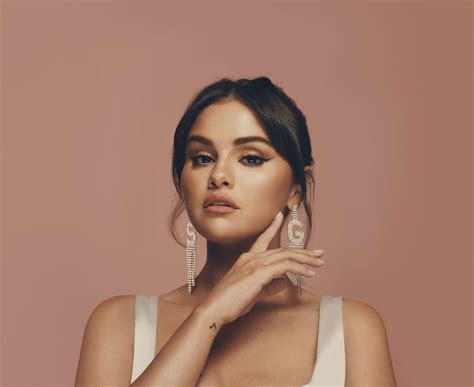 selena gomezcom    date news  update  selena gomez