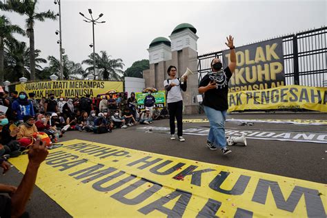 Indonesia parliament ratifies criminal code that bans sex outside