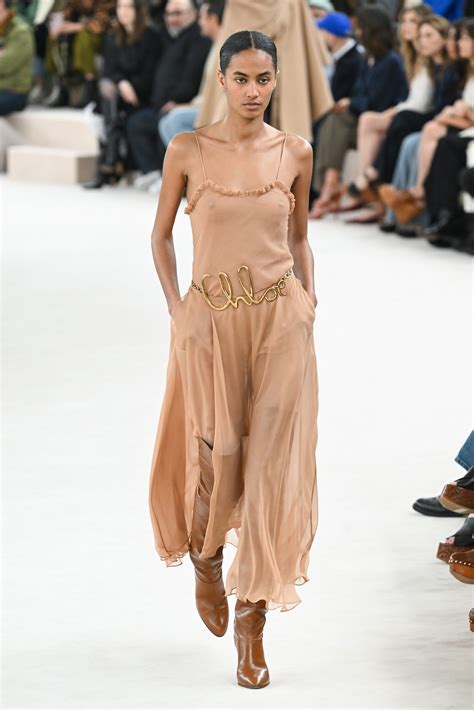 Chloé : Runway - Paris Fashion Week - Womenswear Fall/Winter 2024-2025