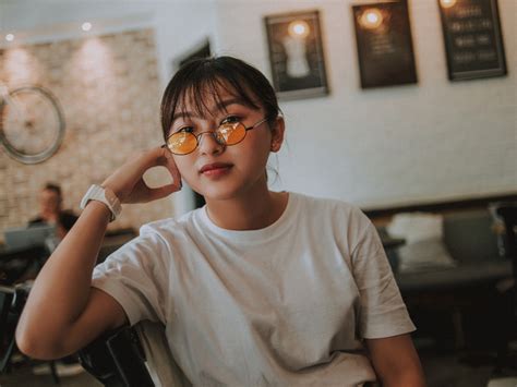 Eyewear Trends For 2025: The Must-Have Frames of the Year - Consumer Queen