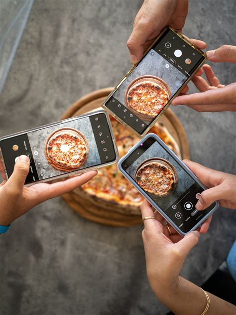 Advertising to Gen Z in South Africa Using Hybrid Media