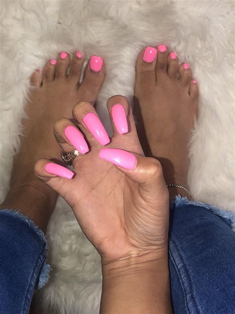 Pretty lightskin feet : r/feet