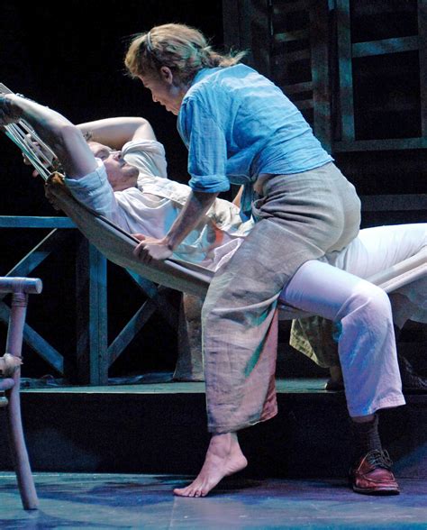 Linda Hamilton's feet