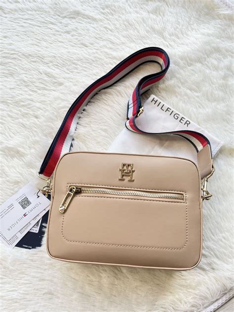 Сумка від Tommy Hilfiger: 1 440 грн. - Сумки через плече Вінниця на Olx