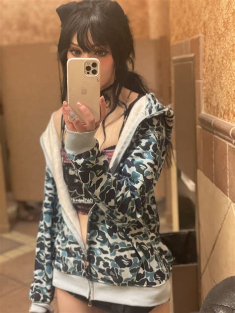 Anabelle on Twitter: "Bape cat girl :3 https://t.co/om9lwoZ7Z0" / Twitter