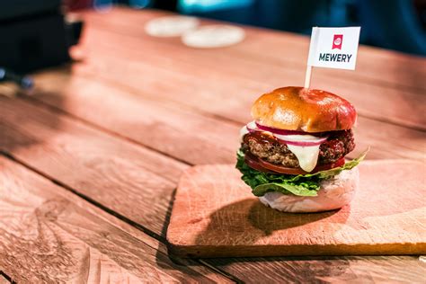 4 Breakthroughs Transforming the Meat and Dairy Industry - KIND ECO