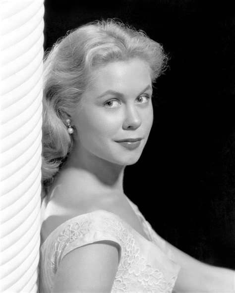 Elizabeth Montgomery, 1955. : r/OldSchoolCelebs