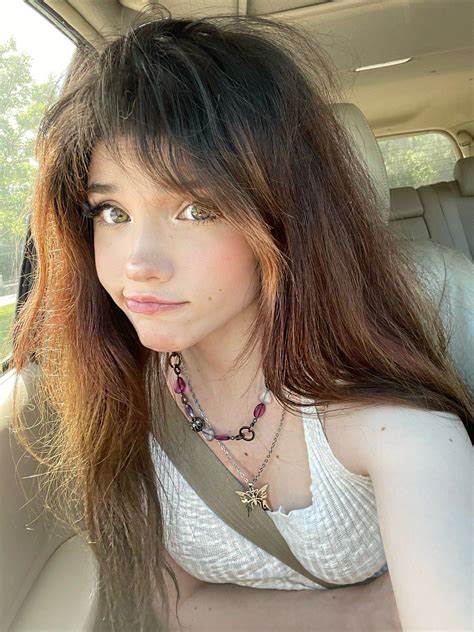 emmyuh on Twitter | Beautiful long hair, Long hair styles, Pretty people