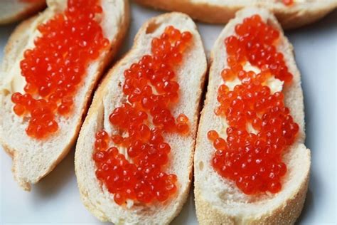 Вместо красной и черной икры: чем заменить дорогой продукт и извлечь из ...