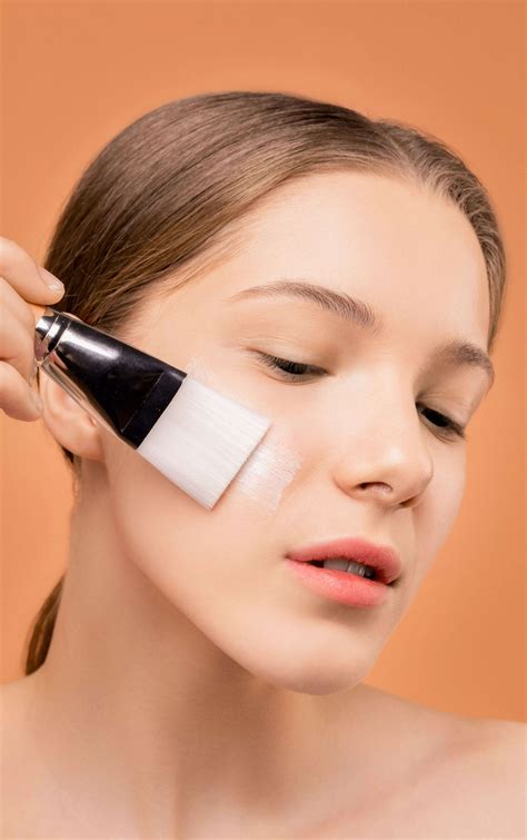 Here are 7 reasons why you must not bleach your face | Lifestyle News ...