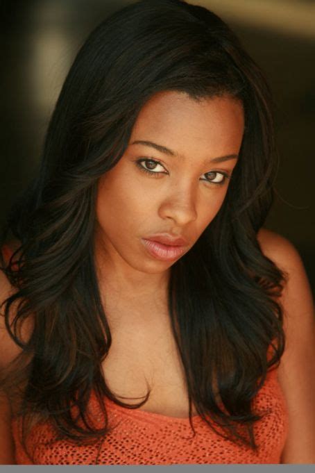 Tanya Chisholm Pictures - Tanya Chisholm Photo Gallery - 2015