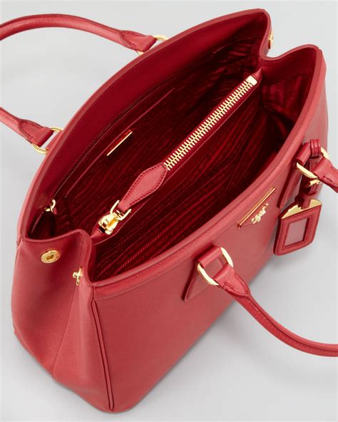Red Prada Purse | semashow.com
