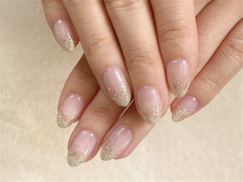 グラデーションネイルで爪先から冬を楽しもう | ネイルサロン I-nails【アイネイルズ】グループ
