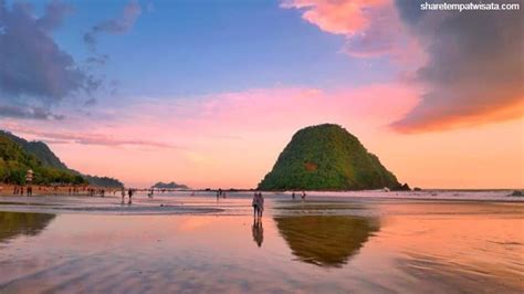pantai pulau merah keindahan  unik  menawan  banyuwangi