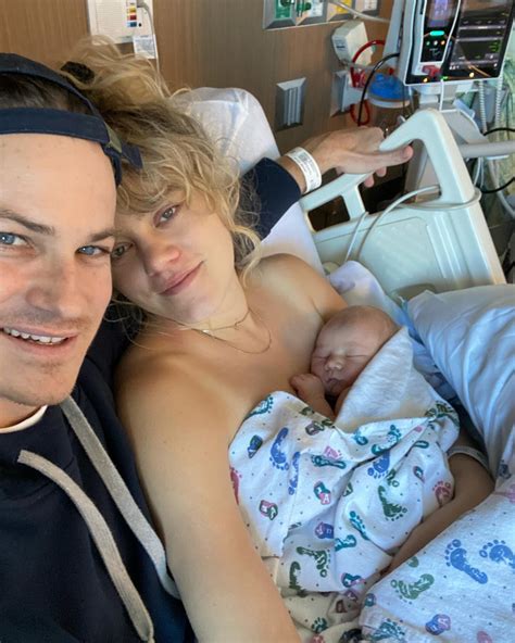 who is taya smith married to