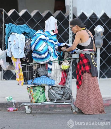 Ünlü yıldız artık sokaklarda yaşıyor Foto Galerisi - 5 - Bursadabugun.com