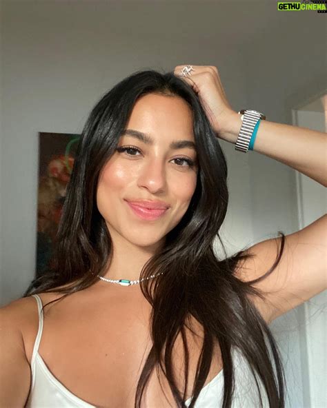 Gizem Emre Wiki, Biography, Age, Gallery, Spouse and more