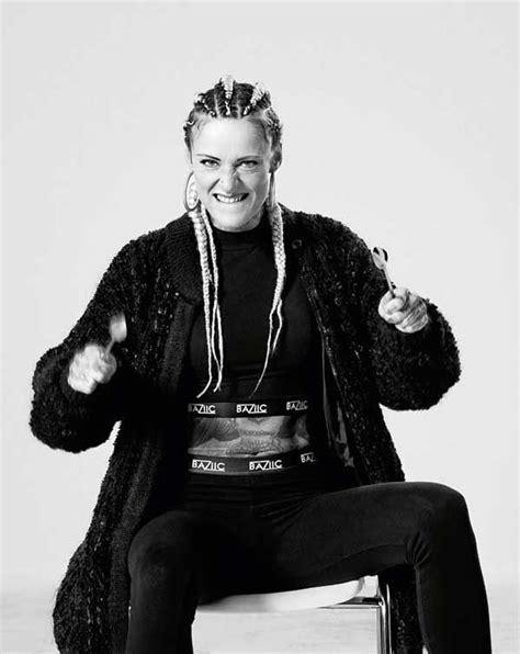 Jennifer Weist (Jennifer Rostock) im Interview ohne Worte - SZ Magazin