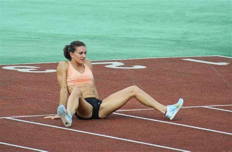 Yelena Gadschiyevna Isinbayeva, Russian pole vaulter | Yelena isinbayeva