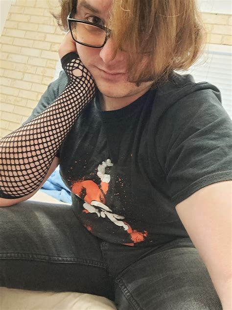Gothic femboy anyone? : r/Androgynoushotties