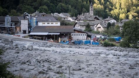 Eight people reported missing after mudslide and rockslide hit Bondo