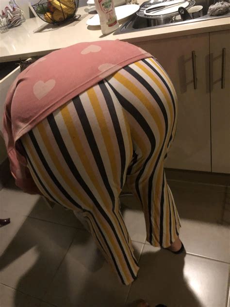 Always obsessed with my moms fat booty | Scrolller