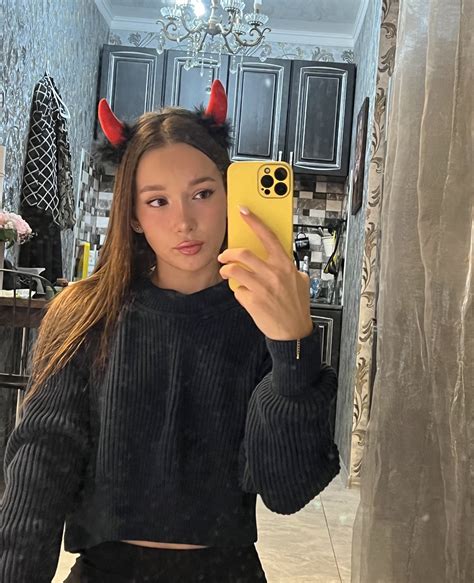 TW Pornstars - 1 pic. Ellie Leen. Twitter. 😈. 6:36 PM - 25 Oct 2022