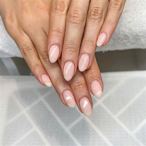 Almond Shaped Nails Tutorial