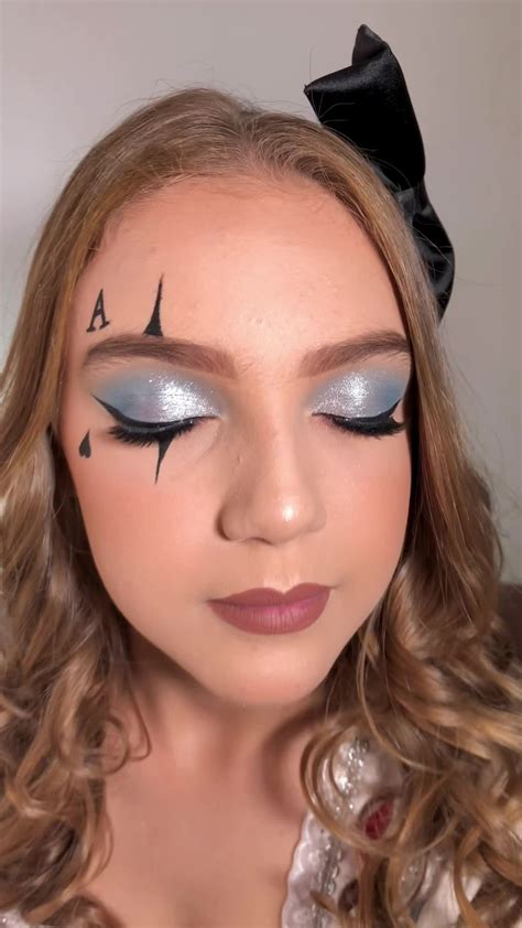Maquiagem Alice No País Das Maravilhas - Coelho Branco Alice No Pais Das Maravilhas Maquiagem Facial Caderno
