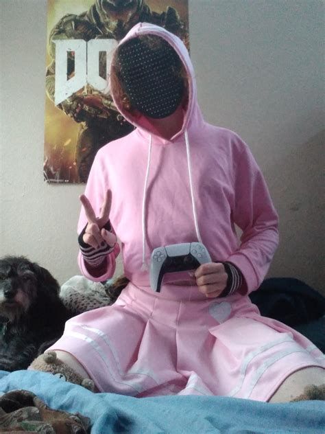 Gaming femboy OwO (also pup cameo) : r/fempark