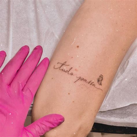 Tatuagem Tudo Passa Com Borboleta