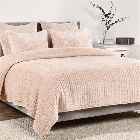 Bari Velvet Quilt, Nude – High Fashion Home