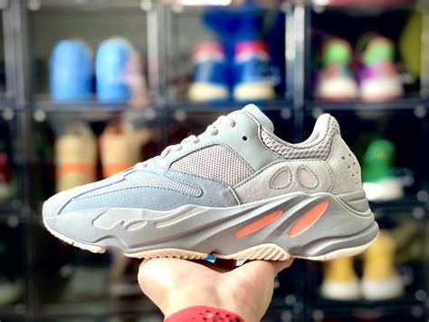 [REVIEW] Yeezy 700 v1 Inertia : Repsneakers
