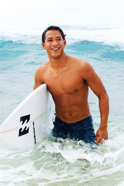 Hawaiian Surfer to Watch: Seth Moniz | Hawaiian boys, Polynesian men